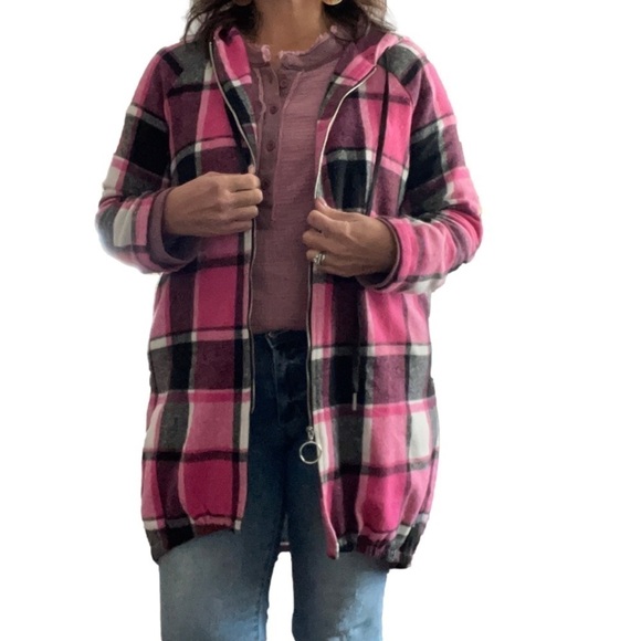 Super Cute Flannel Shacket 
Size Medium - Picture 1 of 6